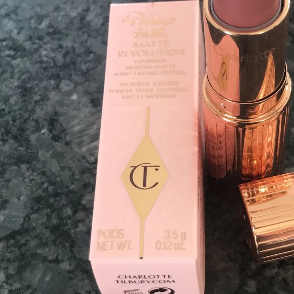 Charlotte Tilbury Matte Revolution Lipstick in Pillow Talk full size BNIB